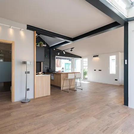 Modern Bungalow Dragon Club Ii *