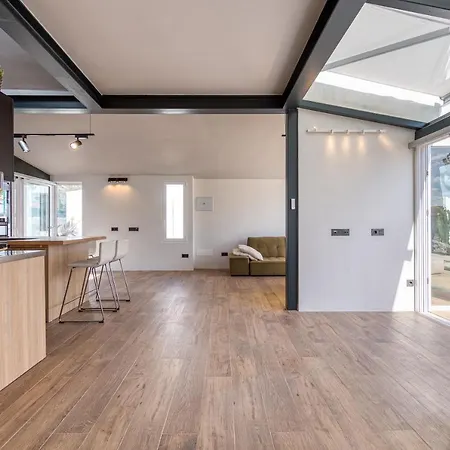 Modern Bungalow Dragon Club Ii